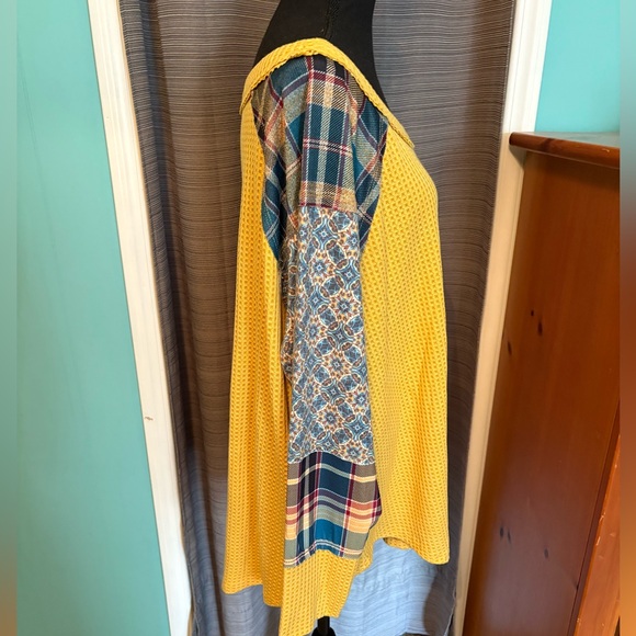 NEW TOP - Picture 5 of 6